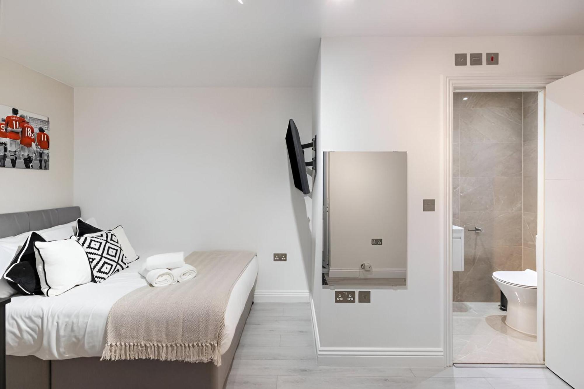 Cozy Vibes Minimalist Studio Stay London Bagian luar foto