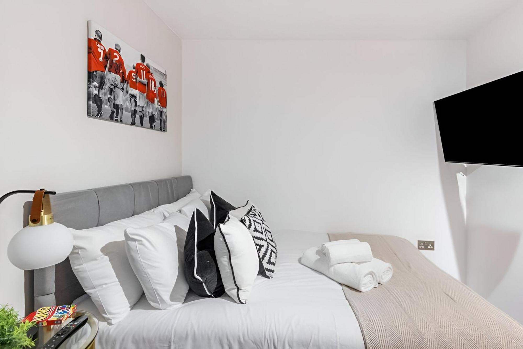 Cozy Vibes Minimalist Studio Stay London Bagian luar foto